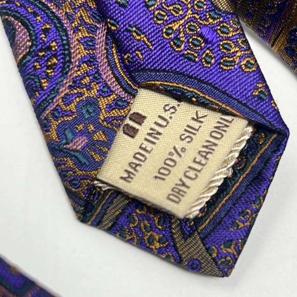 Trafalgar Men's 100% Silk Paisley Necktie Purple Gold Luxury - Picture 3 of 12